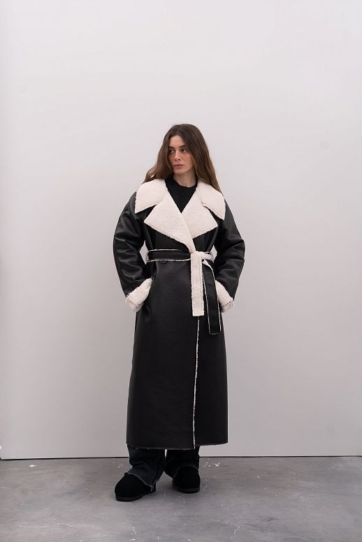 Sheepskin coat black with ivory fur