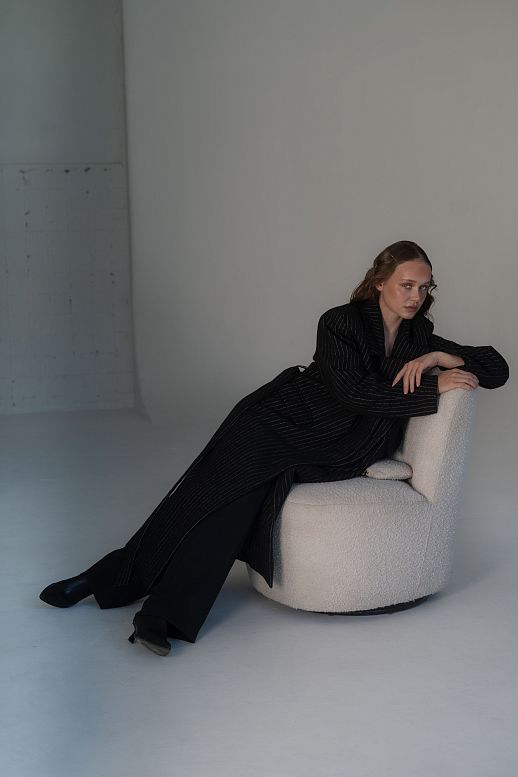 Black insulated overcoat with stripes - №2