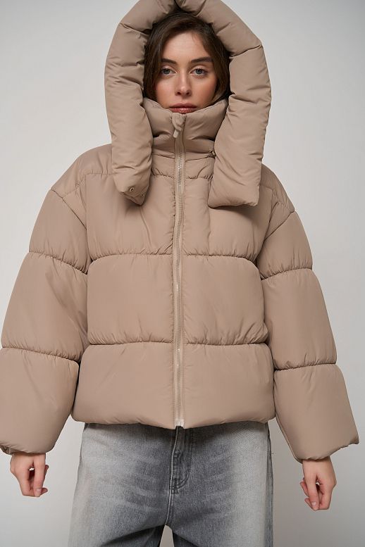 Beige cropped coat with zipper