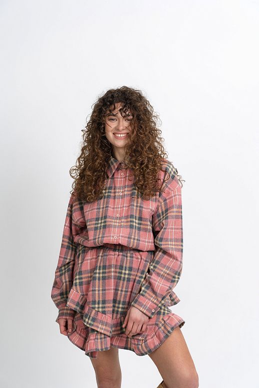 Oversized plaid shirt pink