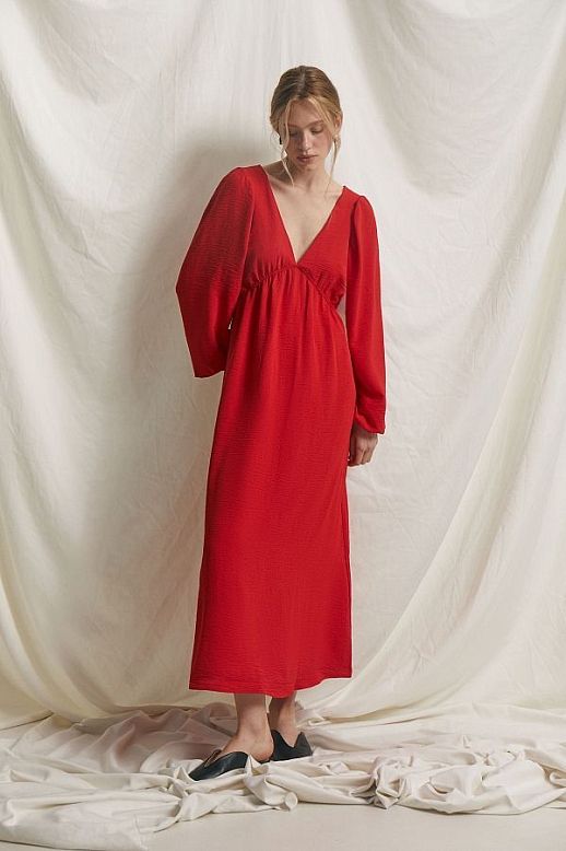 Open back maxi dress in red colour