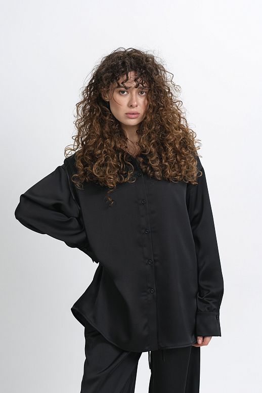 Silk suit in black colour